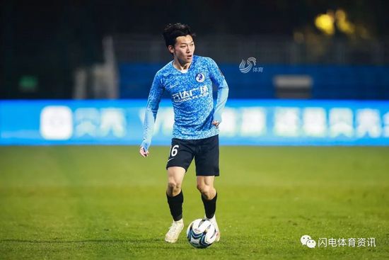 情绪低落的少年